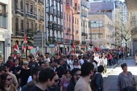 Aspaldiko manifestaziorik handiena egin da gaur eguerdian Eibarren