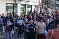 Aspaldiko manifestaziorik handiena egin da gaur eguerdian Eibarren