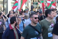 Aspaldiko manifestaziorik handiena egin da gaur eguerdian Eibarren