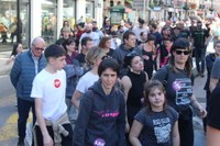 Aspaldiko manifestaziorik handiena egin da gaur eguerdian Eibarren