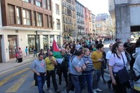 Aspaldiko manifestaziorik handiena egin da gaur eguerdian Eibarren