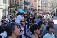 Aspaldiko manifestaziorik handiena egin da gaur eguerdian Eibarren
