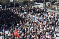 Aspaldiko manifestaziorik handiena egin da gaur eguerdian Eibarren