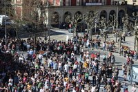 Aspaldiko manifestaziorik handiena egin da gaur eguerdian Eibarren
