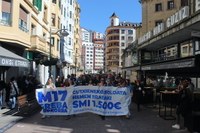 Aspaldiko manifestaziorik handiena egin da gaur eguerdian Eibarren