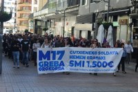 Aspaldiko manifestaziorik handiena egin da gaur eguerdian Eibarren