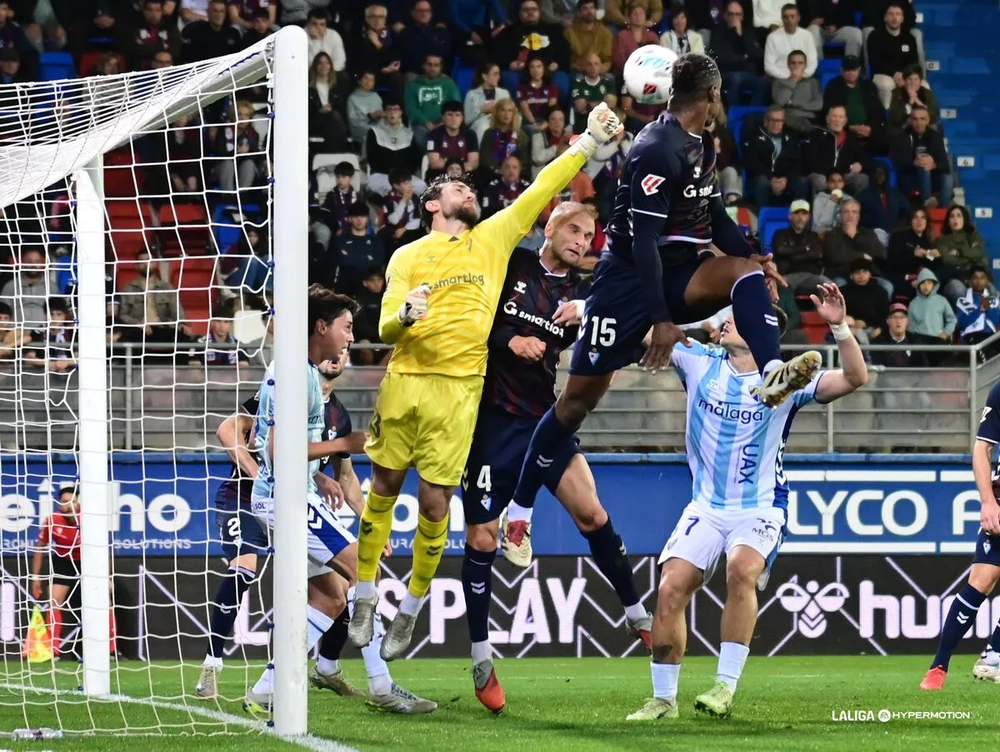 Asteburu beltza izan da SD Eibar-en lehen taldeentzat