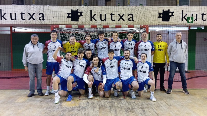 Asteburu emankorra izan zuten Mek Eibar Eskubaloiko bi talde nagusiek