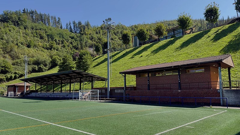 Bergara Pneumatikoak da futbol zaletuaren ligako lehen liderra Adahi Etxegiri 5-1 irabazi ondoren