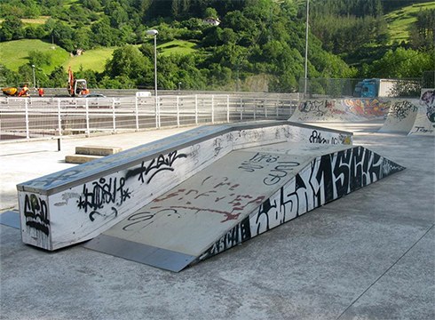 Astelehenean hasiko dira Saratsuegiko skate-pista berritzeko lanak