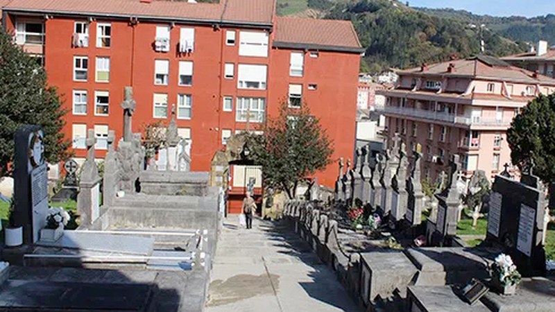 Astelehenean udal kanposantuak ateak zabalduko ditu berriro