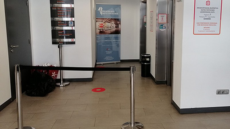 Astelehenean zabalduko dituzte Portaleko udal zerbitzuak, liburutegia izan ezik