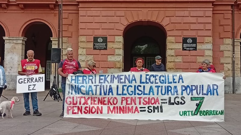 Astelehenero bezala, Gutxieneko Pentsioa Lanbide arteko Gutxieneko Soldatarekin parekatzea eskatu dute pentsiodunek