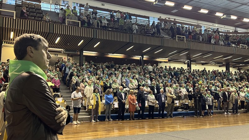 Astelena frontoia pertsona nagusien topaleku