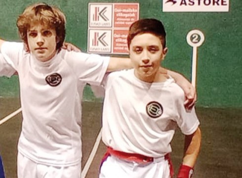 Astelena frontoiak hiru partiduko jaialdia hartuko du gaur arratsaldean