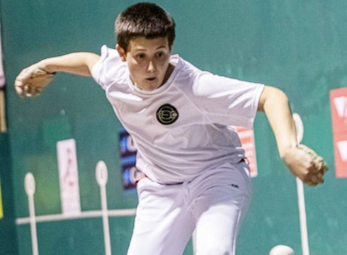 Astelena frontoiak lau pilota partidu hartuko ditu gaurko afizionatuen jaialdian