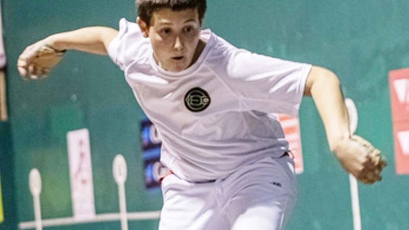 Astelena frontoiak lau pilota partidu hartuko ditu gaurko afizionatuen jaialdian