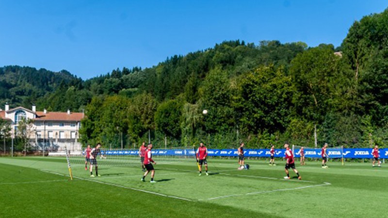 Atxabalpeko 2. zelaiko soropila berritzeko lanak abian dira