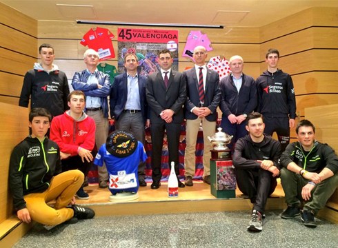 Atzo aurkeztu zuten Eibarko Udalean domeka goizean izango den XLV. Valenciaga Oroitzarrea