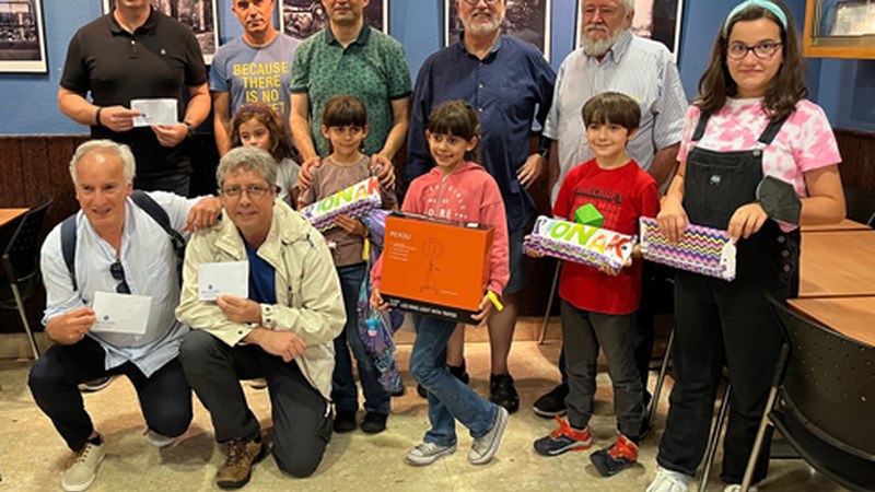 Atzo banatu zituzten Argazkilaritza Maiatzean-eko argazki rallyaren sariak