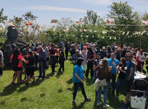 Atzo ondo baino hobeto ibili ziren Santa Kurutz jaiak ospatzen