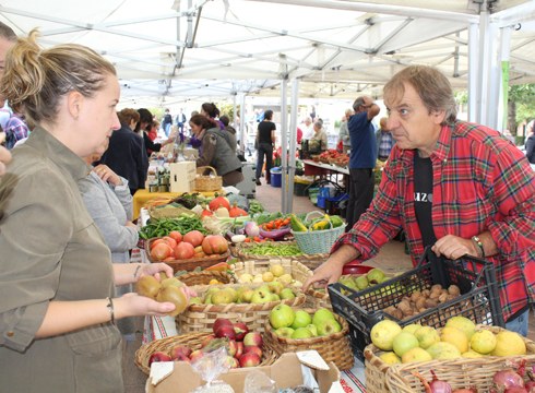 Atzoko azokak ekin zion Debabarreneko V. Aste Ekologikoari