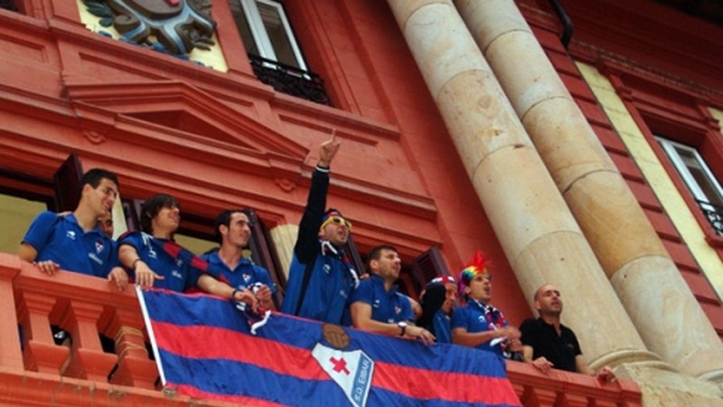 Atzoko ospakizunaren argazki albuma osatzen hasi gara