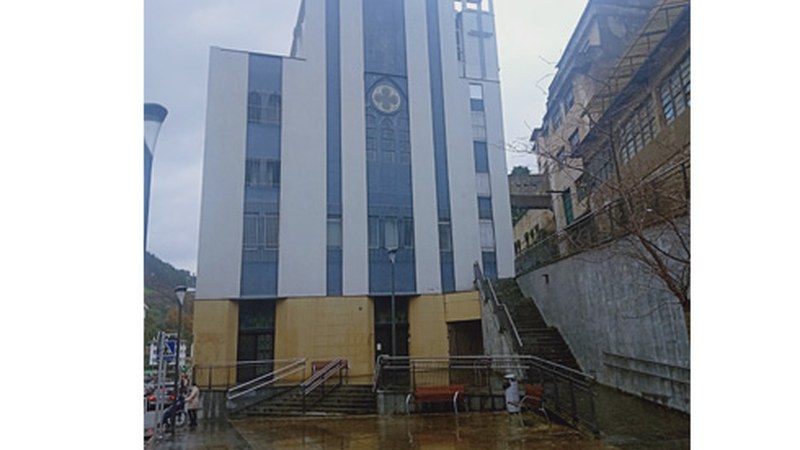 Atzotik zabalik dago eskualde osorako zerbitzua emango duen aterpetxea Karmeldarren elizan