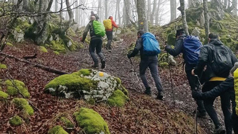 Aurreko zapatuan Araia-Ziordia ibilbidea egin zuten Deporreko mendizaleek