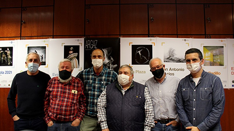 Aurten 20. edizioa betetzen duen Argazkilaritza Maiatzean aurkeztu dute gaur Eibarko Klub Deportiboan