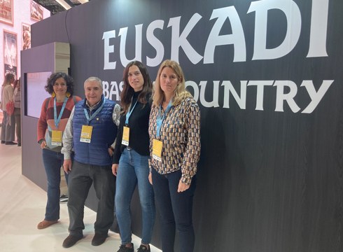 Eibarko eta eskualdeko ordezkariak FITUR Nazioarteko Turismo Azokan ari dira parte hartzen