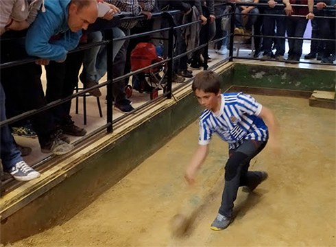 Aurten ezin izango da Gipuzkoako Hiru txirlo txapelketarik jokatu