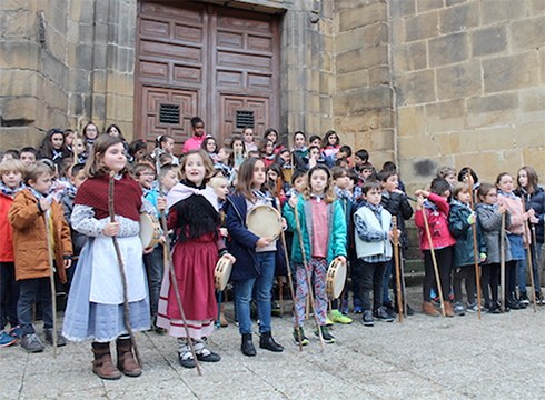 Aurten ezin izango da santaeskerik egin, bizi dugun egoera larria dela eta