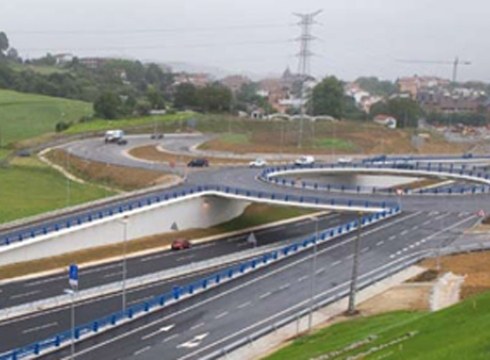 Autobidea konpontzeko beharrek aldaketak eragingo dituzte trafikoan