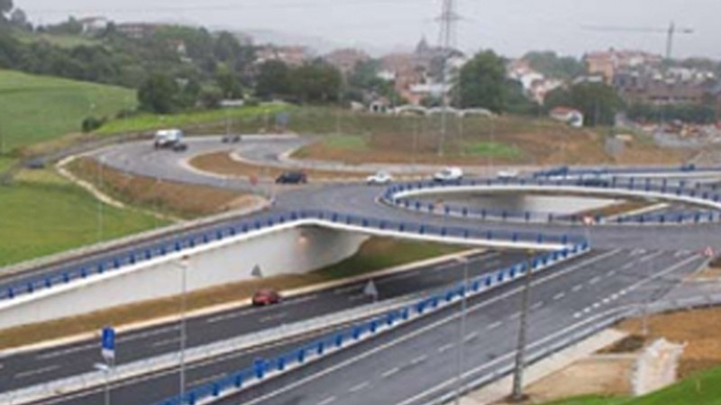 Autobidea konpontzeko beharrek aldaketak eragingo dituzte trafikoan