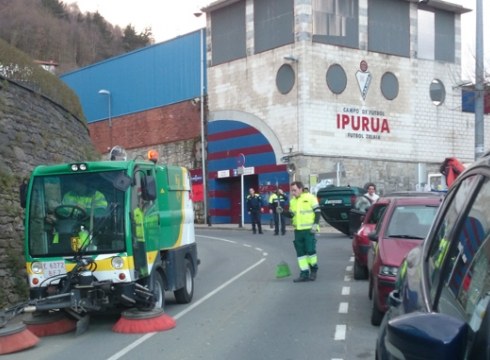 Automobil bat irauli da Ipuruan