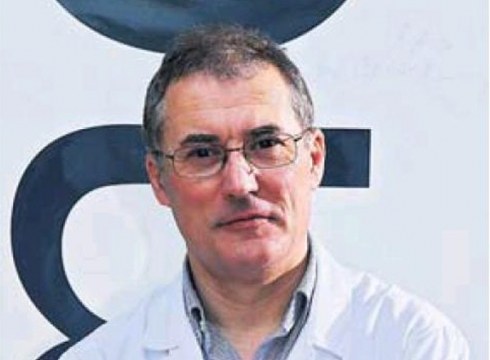 Azaleko minbiziaz jardungo du gaur Jose Zubizarreta dermatologoak