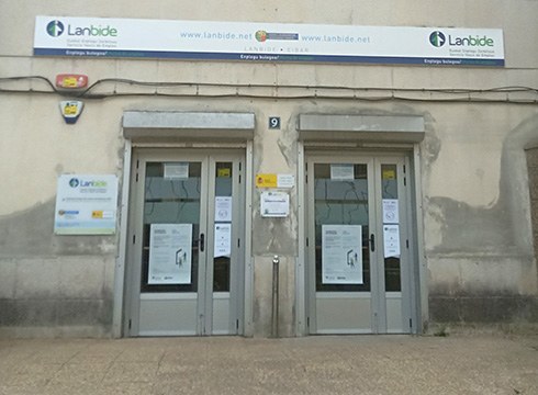 Azken lau urteotako langabezia tasarik altuenera ailegatu dira Lanbideren Eibarko bulegoan maiatzean