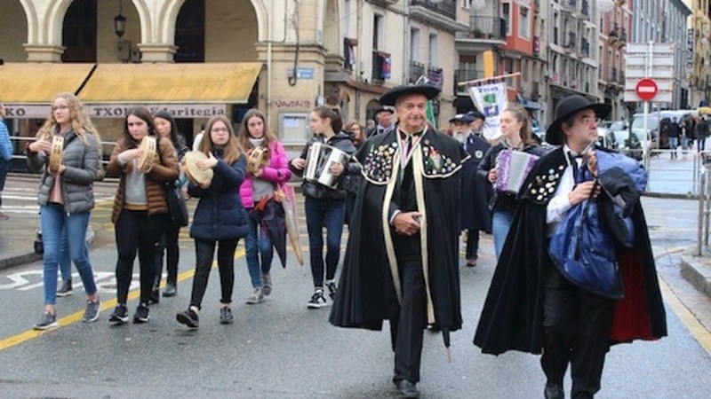 Bakailao txapelketak eta Eibarko Bakillauaren Kofradixaren batzarrak girotuko dute domeka goiza