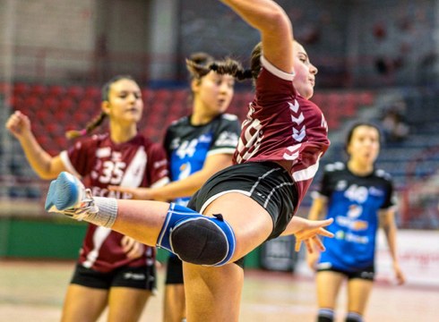 Balio handiko garaipenak lortu zituzten Mecalbe Eibar Eskubaloiko talde nagusiek