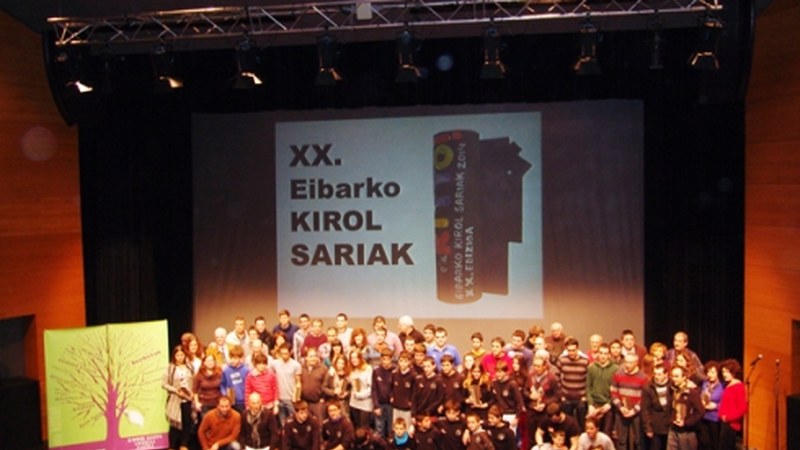 Banatu dira Kirolkitto! Sariak