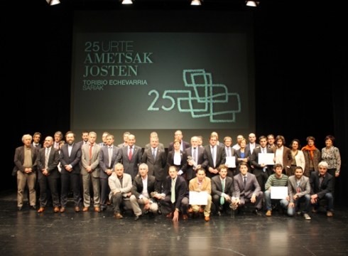 Banatu dituzte 25. Toribio Etxebarria Sariak