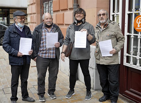 Banketxeei buruzko mozioa erregistratu dute pentsiodunek Pegoran