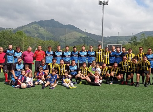 Bar Txoko guztiz nagusitu da foball-zaletuaren denboraldian