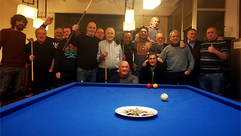 Barixakuan banatu zizkieten sariak Eibarko Artisten Kasinoko jokoetako txapeldunei