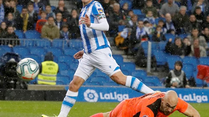 Barixakuan ezin izango diote ‘Txopitea eta Pakea’ saria eman ahal izango Oyarzabali