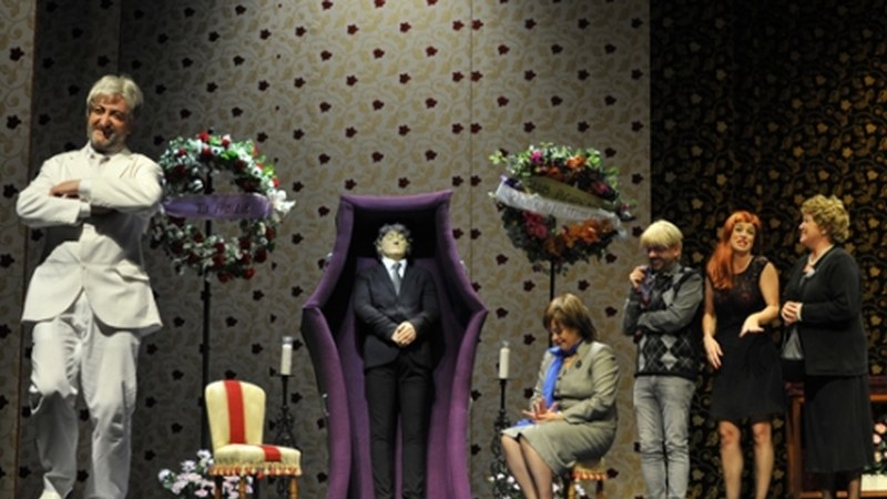 Barrez lehertzeko moduko antzezlana gaur Coliseoan