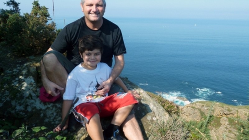 BARRY MANLEY: “Jendearen aurrean aritzea droga da niretzat”