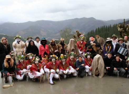 Basarrixetatik bajauta, koko-konpartsiak herrixa hartuko dau zapatuan