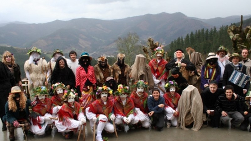 Basarrixetatik bajauta, koko-konpartsiak herrixa hartuko dau zapatuan
